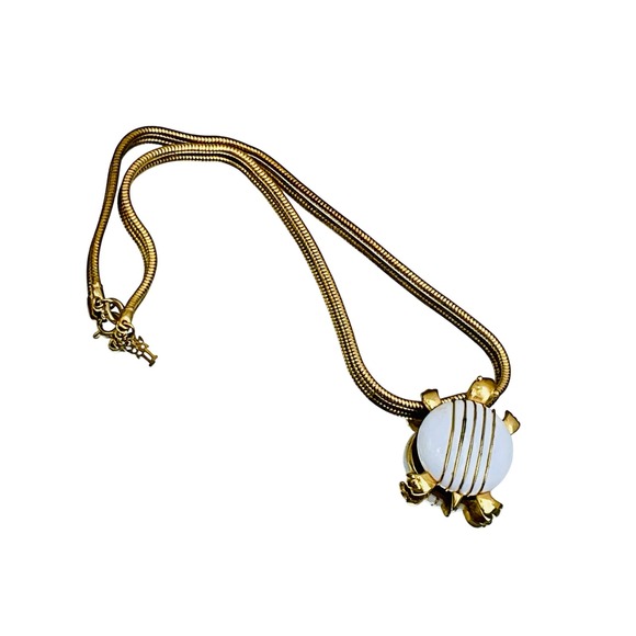 Trifari turtle pendant choker necklace Lucite crown vintage 60's‎ gold white MCM